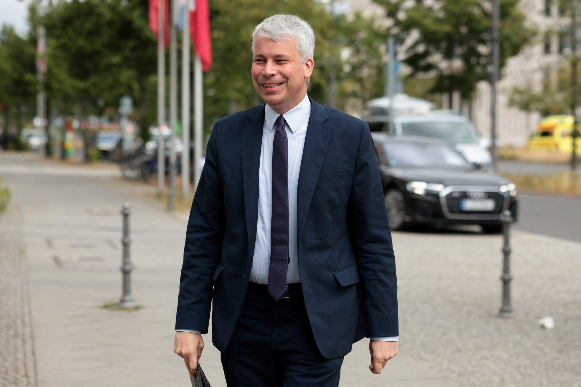 Nemecko má nového ministra dopravy, Merz čelí kritike za „komunikačnú katastrofu“