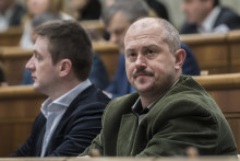 Vpravo Mari&aacute;n Kotleba ako poslanec ĽSNS v roku 2016. FOTO TASR/Martin Baumann