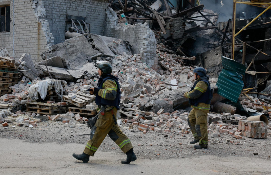 Zničen&aacute; budova v Horlivke. FOTO: Reuters