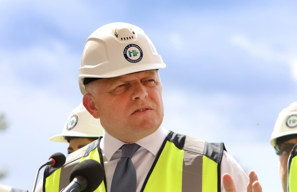 Premi&eacute;r Robert Fico (Smer-SD). FOTO: TASR/J&aacute;n Kro&scaron;l&aacute;k