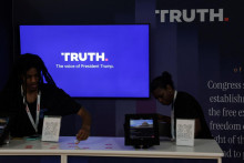 TMTG, matersk&aacute; spoločnosť Truth Social, tento mesiac ozn&aacute;mila zavedenie platen&eacute;ho kan&aacute;la s n&aacute;zvom Truth API. FOTO: REUTERS
