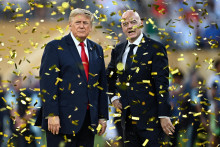 Donald Trump a Gianni Infantino. FOTO: REUTERS