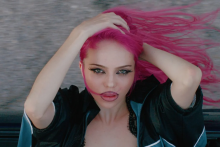 Slovenka AD&Eacute;LA spustila svetov&yacute; TikTok trend
