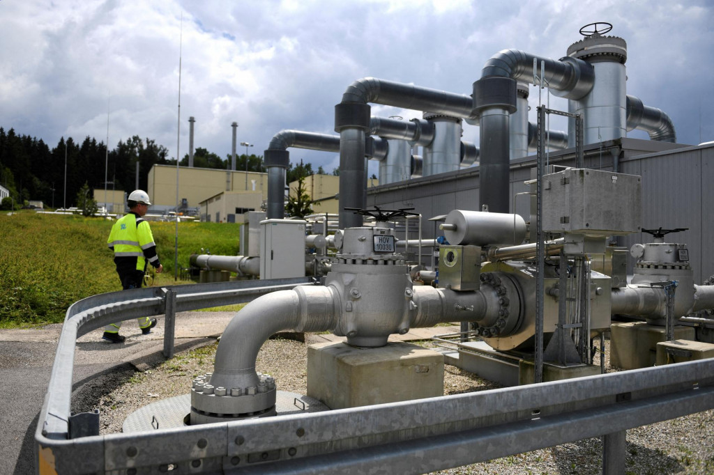 Podpis zmluvy sa uskutočnil na kanadskom veľvyslanectve v Berl&iacute;ne za &uacute;časti ministerky hospod&aacute;rstva a energetiky Katheriny Reicheovej. FOTO: REUTERS