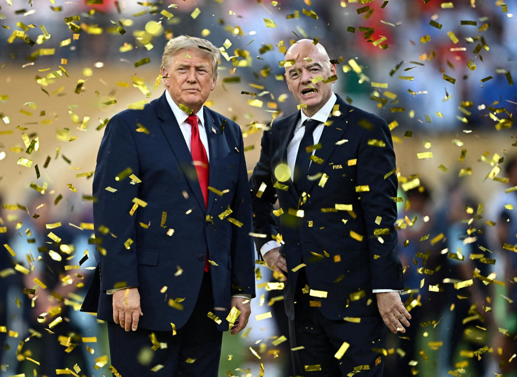 Donald Trump a Gianni Infantino. FOTO: REUTERS