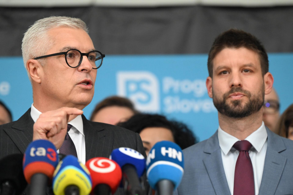 Poslanec Progres&iacute;vneho Slovenska Ivan Korčok a l&iacute;der strany Michal &Scaron;imečka. FOTO: TASR/Martin Baumann