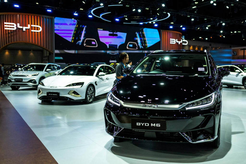 V j&uacute;ni glob&aacute;lny odbyt BYD medziročne st&uacute;pol o 5,5 percenta a odbyt v zahranič&iacute; sa zv&yacute;&scaron;il o 94,7 percenta. FOTO: REUTERS