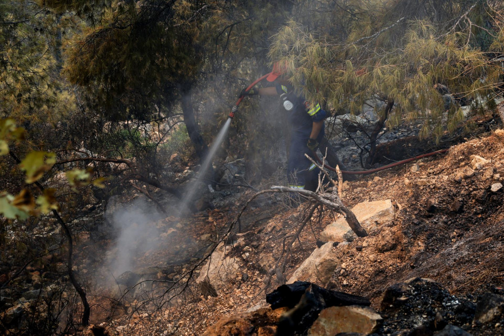 Požiar v oblasti Psatha. FOTO: Reuters