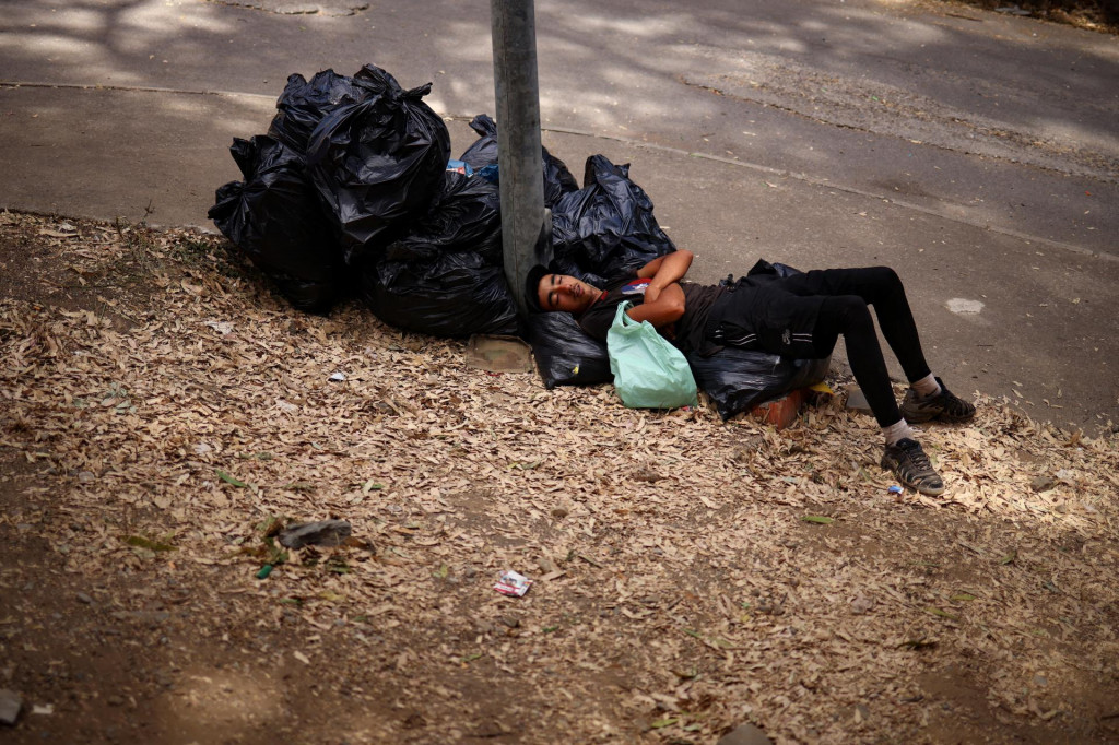Migrant v Ceute. FOTO: Reuters