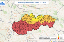 Na v&auml;č&scaron;ine Slovenska plat&iacute; tret&iacute; stupeň v&yacute;strahy pred vysok&yacute;mi teplotami. FOTO: SHM&Uacute;