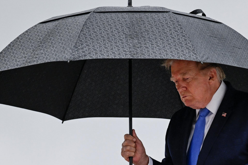 Americk&yacute; prezident Donald Trump dobre vie, že z dol&aacute;ra ako rezervnej meny sa stal n&aacute;stroj moci. FOTO: REUTERS