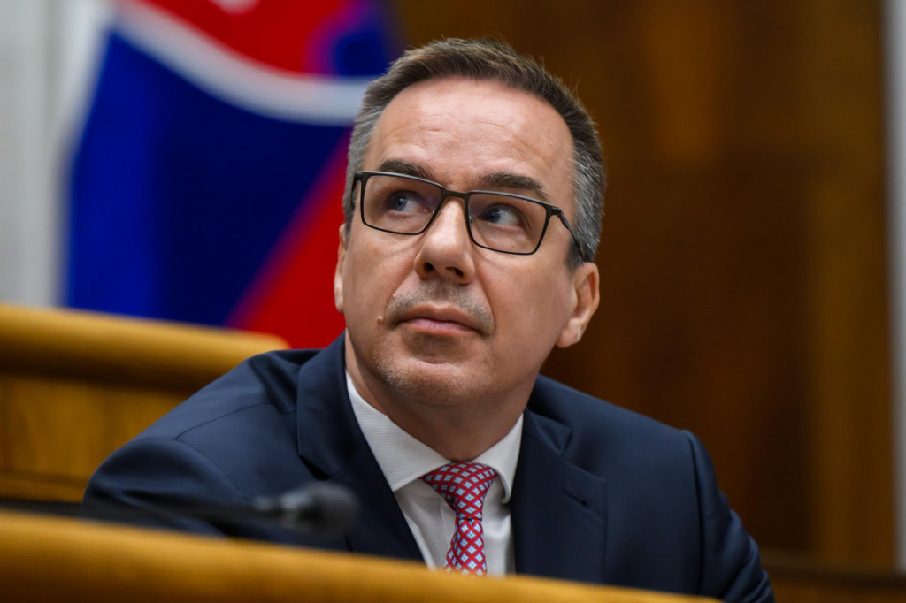 Minister pr&aacute;ce Erik Tom&aacute;&scaron;. FOTO: TASR/J. Nov&aacute;k