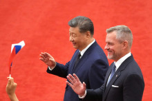 Prezident Peter Pellegrini s č&iacute;nskym n&aacute;protivkom Si Ťin-pchingom. FOTO: Reuters