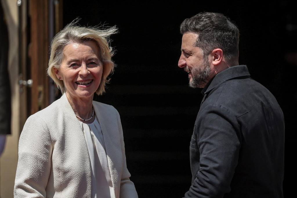 &Scaron;&eacute;fka Eur&oacute;pskej komisie Ursula von der Leyenov&aacute; a ukrajinsk&yacute; prezident Volodymyr Zelenskyj. FOTO: REUTERS