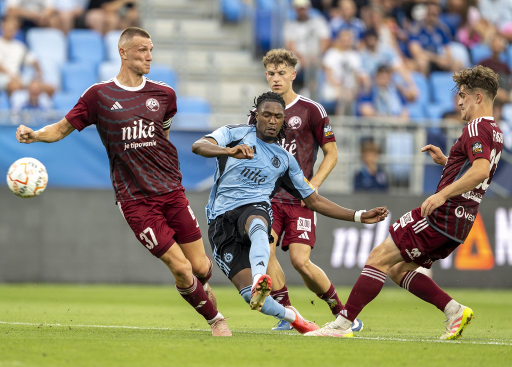 Manasse Kianga je doteraz najv&auml;č&scaron;&iacute;m letn&yacute;m objavom v t&iacute;me Slovana. FOTO: TASR/M. Baumann