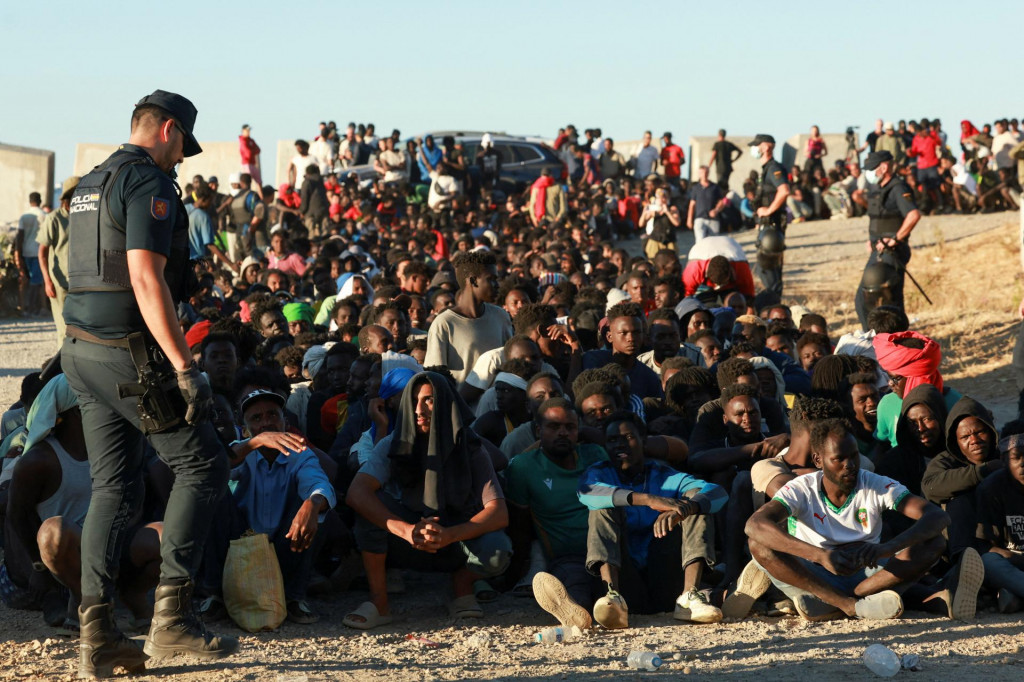 Napriek tomu, že v centre je zrejm&eacute; upokojenie po tom, čo odtiaľ zmizli migranti, jeden z obyvateľov Ceuty povedal telev&iacute;zii RTVE, že je to ako apokalypsa. FOTO: REUTERS