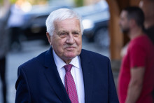 Na sn&iacute;mke b&yacute;val&yacute; česk&yacute; prezident V&aacute;clav Klaus. FOTO: TASR/Daniel Stehl&iacute;k
