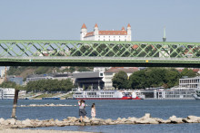 Na sn&iacute;mke je pohľad na Bratislavsk&yacute; hrad.

FOTO: TASR/ P. Neubauer