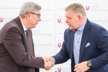 Zmenu presadil minister spravodlivosti Boris Susko. Na sn&iacute;mke je spolu s premi&eacute;rom Robertom Ficom. FOTO: TASR/J. Nov&aacute;k
