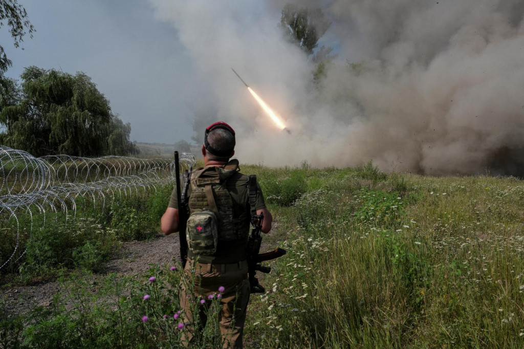 Ukrajina sa snaž&iacute; pril&aacute;kať zahraničn&yacute;ch bojovn&iacute;kov priemern&yacute;m mesačn&yacute;m platom približne 300-tis&iacute;c hrivien. FOTO: Reuters
