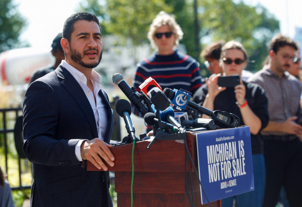 Abdul El-Sayed po v&iacute;ťazstve v prim&aacute;rkach. FOTO: Reuters