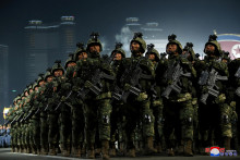 Sevorek&oacute;rejsk&iacute; vojaci. FOTO: Reuters/KCNA