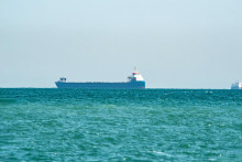 Ropn&yacute; tanker na otvorenom mori v Hormuzskom prielive. FOTO: Dreamstime