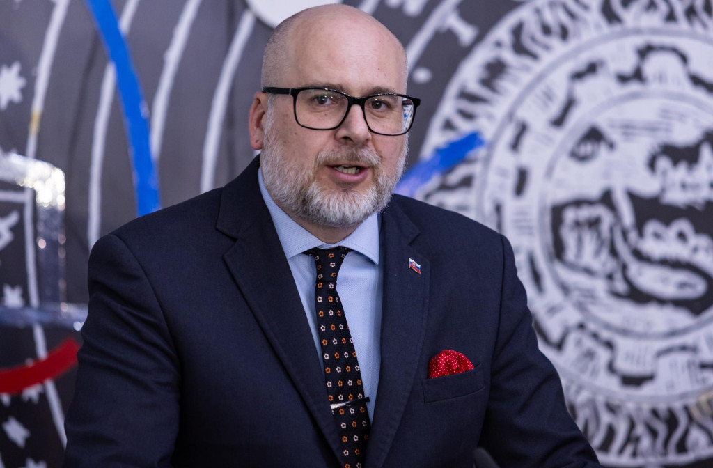 Na sn&iacute;mke &scaron;t&aacute;tny tajomn&iacute;k ministerstva vn&uacute;tra Michal Kaliň&aacute;k. FOTO: TASR/Daniel Stehl&iacute;k