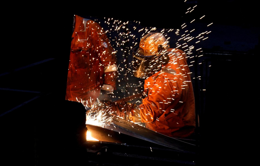Najviac hospod&aacute;rstvu pomohla produkcia kovov. ILUSTRAČN&Eacute; FOTO: Reuters