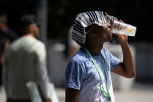 Priemern&aacute; teplota za j&uacute;l dosahovala v 48 &scaron;t&aacute;toch USA 24,9 stupňa Celzia. FOTO: Reuters