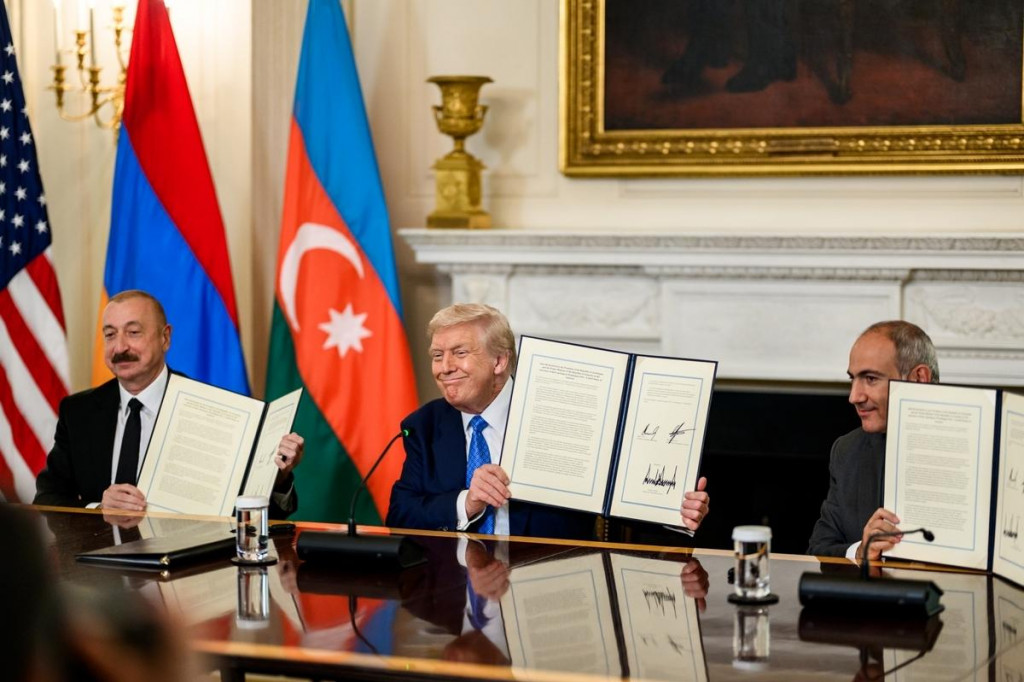 S&uacute;časťou dohody je aj nadviazanie dopravn&yacute;ch spojen&iacute; medzi hlavnou časťou &uacute;zemia Azerbajdžanu a jeho exkl&aacute;vou Nachičevan. FOTO: Reuters