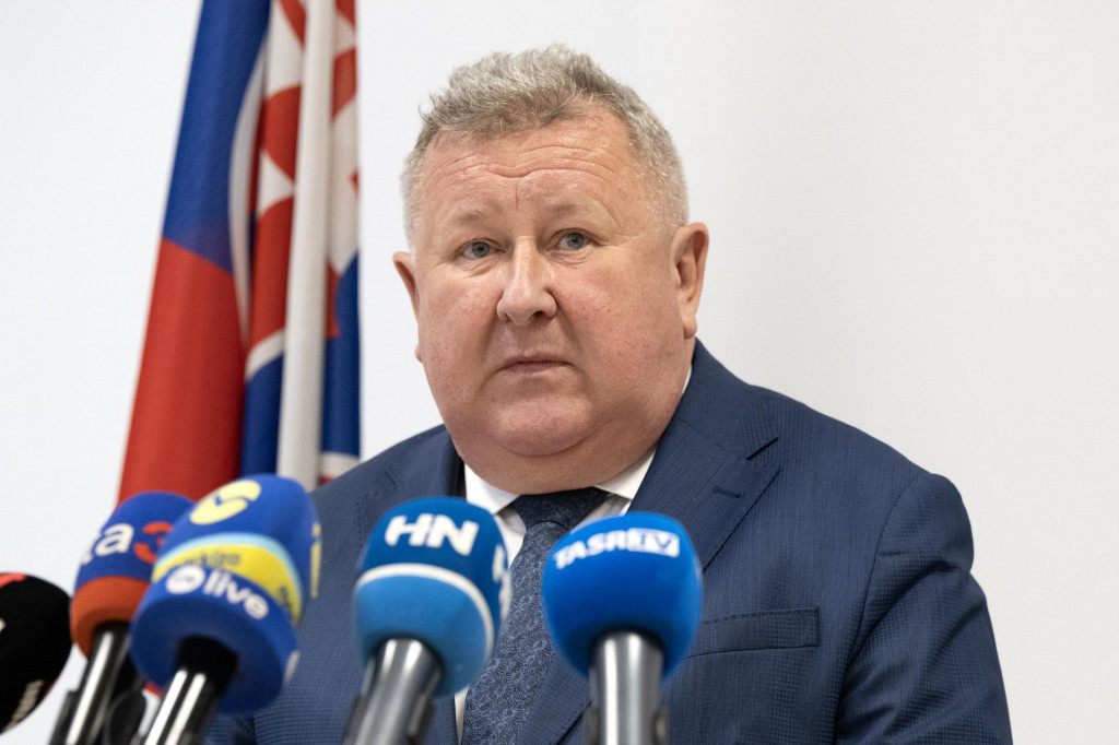 Predseda &Uacute;radu pre regul&aacute;ciu sieťov&yacute;ch odvetv&iacute; Jozef Holjenč&iacute;k. FOTO: TASR/Pavel Neubauer