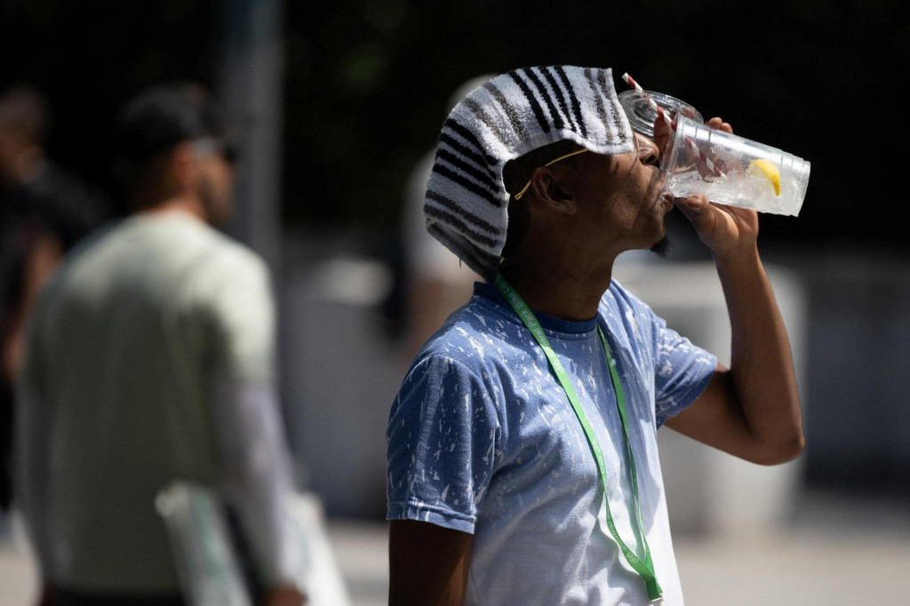 Priemern&aacute; teplota za j&uacute;l dosahovala v 48 &scaron;t&aacute;toch USA 24,9 stupňa Celzia. FOTO: Reuters