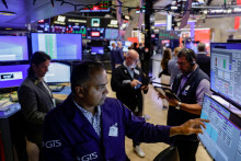 &Uacute;ľava, že gigantick&eacute; invest&iacute;cie do AI maj&uacute; preuk&aacute;zateľn&uacute; biznisov&uacute; n&aacute;vratnosť, sa ihneď premietla do americk&yacute;ch akci&iacute;. FOTO: REUTERS