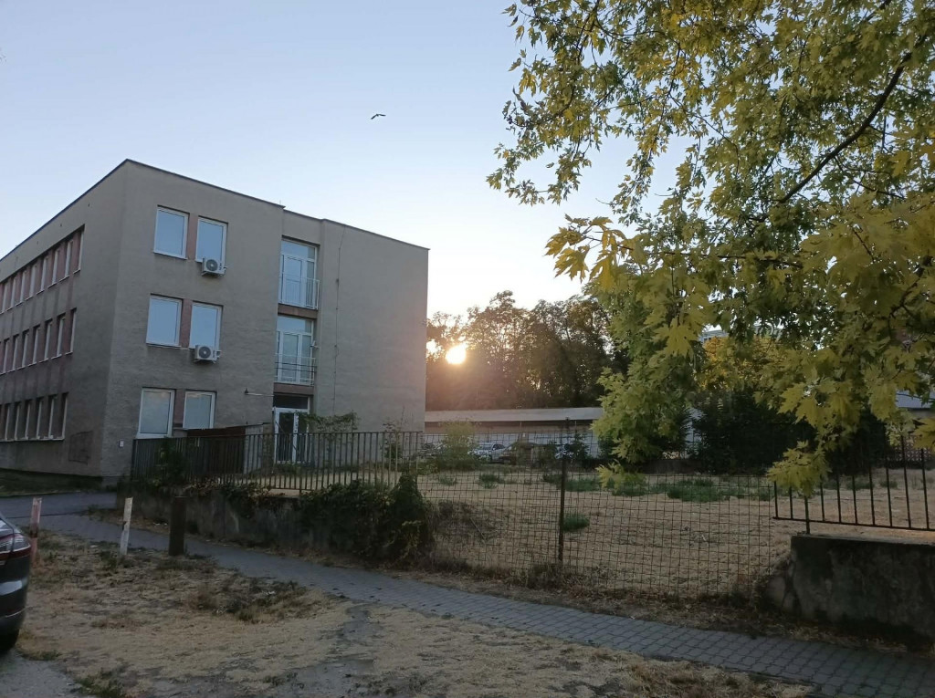 Z&aacute;pad slnka v Nov&yacute;ch Z&aacute;mkoch o 19:11. FOTO: Ren&eacute; Hrubo&scaron;