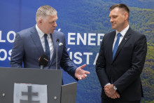 Už v m&aacute;ji &scaron;&eacute;f n&aacute;rodniarov podľa koaličnej zmluvy požiadal premi&eacute;ra Roberta Fica o v&yacute;menu ministra životn&eacute;ho prostredia Tom&aacute;&scaron;a Tarabu. FOTO: TASR/J. Kotian