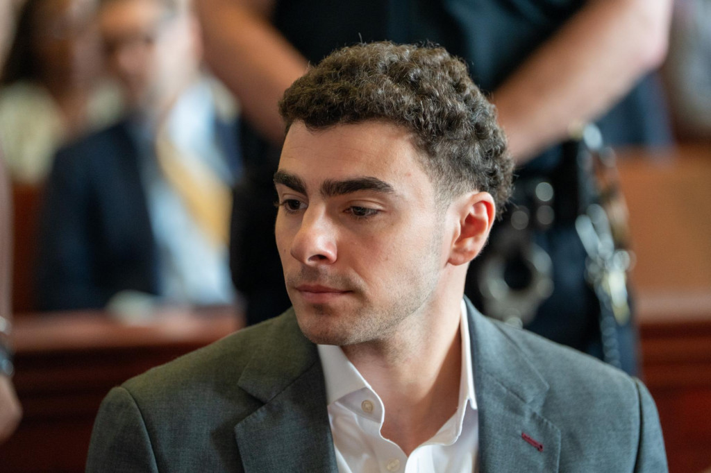 Luigi Mangione, obžalovan&yacute; z vraždy Briana Thompsona, riaditeľa zdravotnej poisťovne UnitedHealthcare. FOTO: TASR/AP