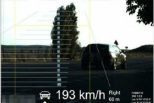 Pol&iacute;cia v Česku pristihla 14-ročn&eacute;ho chlapca &scaron;of&eacute;rovať auto r&yacute;chlosťou 193 km/h. FOTO: X/Policie ČR
