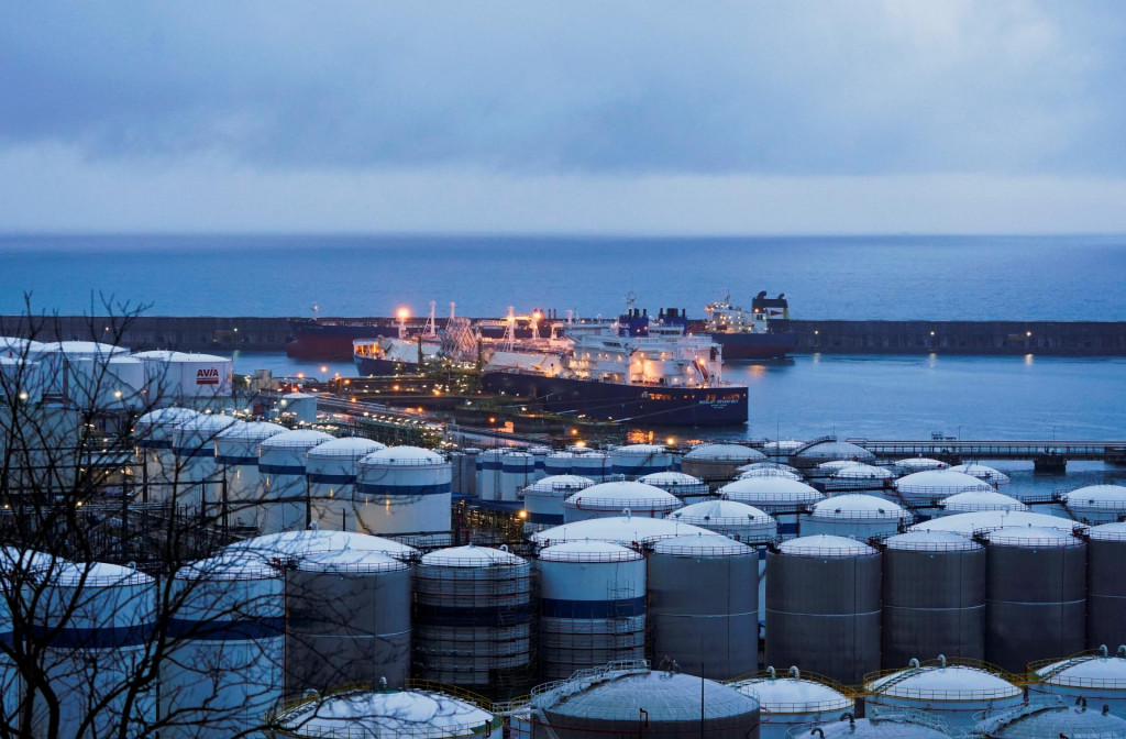 Rusk&yacute; LNG tvoril v j&uacute;ni 24,1 percenta hodnoty celkov&eacute;ho dovozu LNG do E&Uacute;, zatiaľ čo USA si udržali prv&eacute; miesto s podielom 54,3 percenta. FOTO: REUTERS