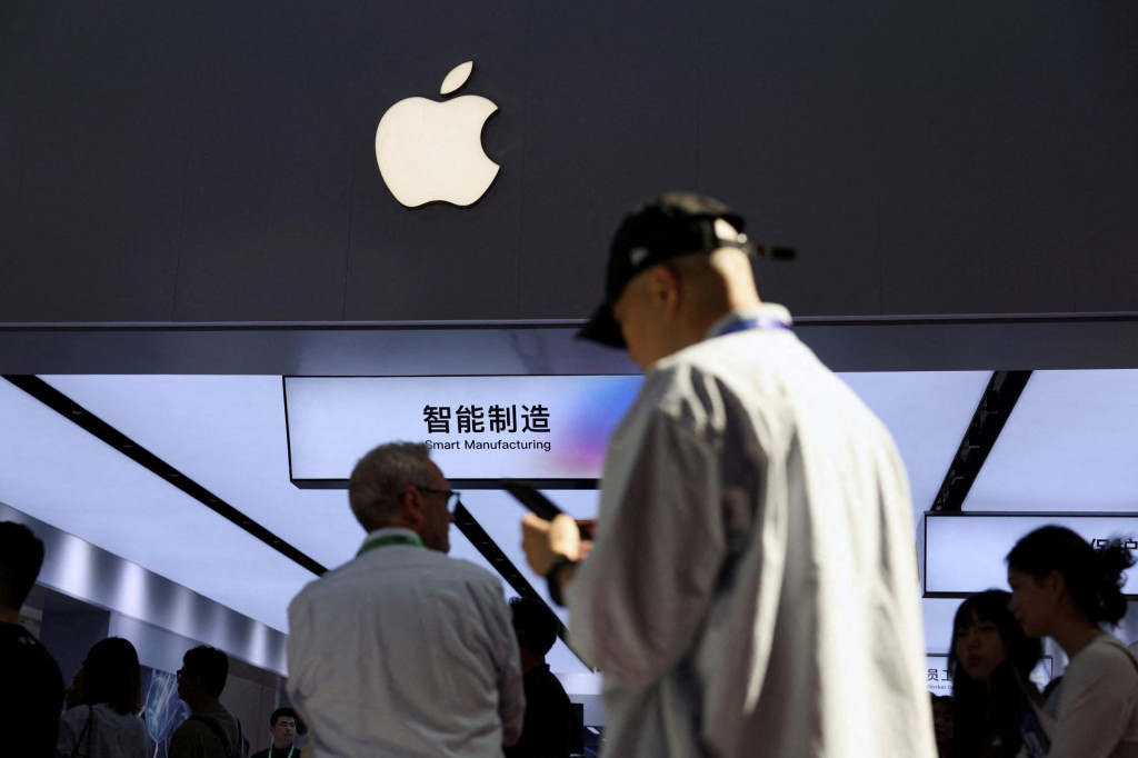 Č&iacute;na je pre Apple d&ocirc;ležit&aacute;, pretože m&aacute; v&yacute;znamn&yacute; podiel na jeho tržb&aacute;ch. FOTO: REUTERS