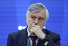 &rdquo;Ekonomicky sa nepolož&iacute;me, ale na&scaron;e zaost&aacute;vanie sa bude ďalej prehlbovať so v&scaron;etk&yacute;mi d&ocirc;sledkami, ktor&eacute; z toho vypl&yacute;vaj&uacute;,&rdquo; uviedol Klepač vo svojom prejave. FOTO: REUTERS