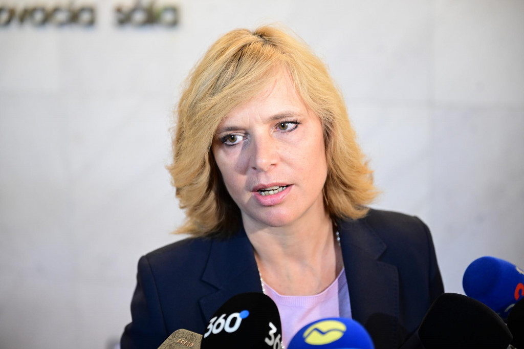 Na sn&iacute;mke predsedn&iacute;čka strany Za ľud&iacute; Veronika Remi&scaron;ov&aacute;. FOTO: TASR/Jaroslav Nov&aacute;k