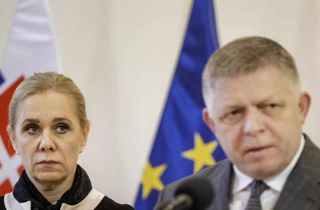 Premi&eacute;r Robert Fico (Smer-SD) a ministerka hospod&aacute;rstva Denisa Sakov&aacute; (Hlas-SD). FOTO: TASR/Martin Baumann