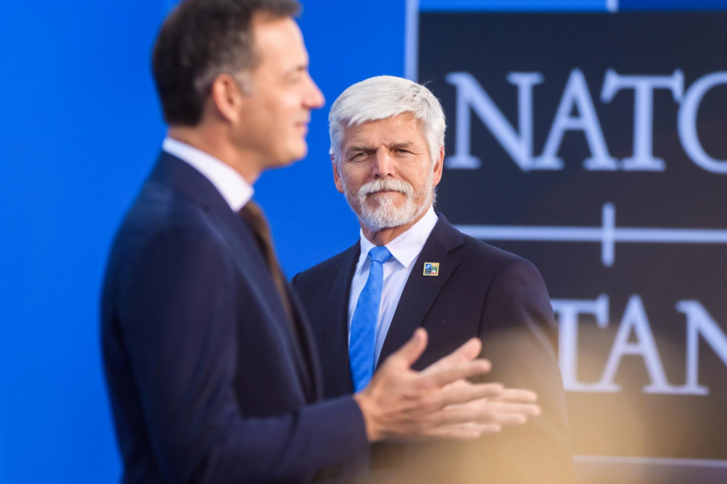 Prezident Pavel nakoniec na summit NATO po rozhodnut&iacute; s&uacute;du i&scaron;iel. FOTO: Dreamstime