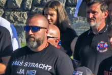 Mat&uacute;&scaron; Alexa z Brat za Brata na bratislavskom Slav&iacute;ne.  FOTO: HN/Katar&iacute;na &Scaron;elestiakov&aacute;