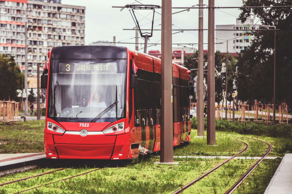 Električkov&aacute; linka 3 bola z&aacute;roveň podľa mestsk&eacute;ho dopravcu najvyťaženej&scaron;ou linkou celej siete MHD. FOTO: HN/Spodniakov&aacute; Miroslava