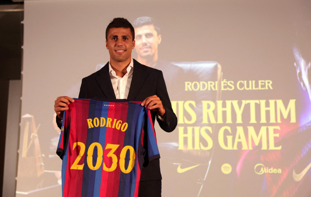 &Scaron;panielsky futbalista Rodri definit&iacute;vne spečatil svoj prestup do FC Barcelona. FOTO: Reuters