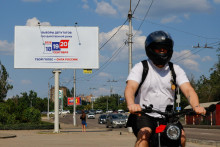 Voľby v Rusku nie s&uacute; prim&aacute;rne na to, aby sl&uacute;žili občanom. Je to sp&auml;tn&aacute; v&auml;zba o stave syst&eacute;mu a o tom, ako si ved&uacute; jeho jednotliv&eacute; čl&aacute;nky. FOTO: REUTERS
