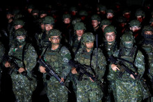 Arm&aacute;da komunistickej Č&iacute;ny sa takmer denne vyskytuje vo vod&aacute;ch a vo vzdu&scaron;nom priestore okolo Taiwanu. FOTO: REUTERS