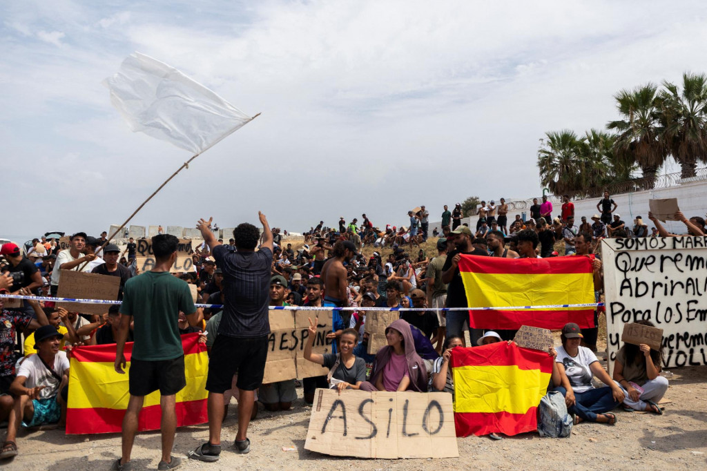 &Scaron;panielska enkl&aacute;va na severe Afriky Ceuta je cieľom čoraz v&auml;č&scaron;ieho počtu migrantov, ktor&iacute; sa tadiaľto chc&uacute; dostať do Eur&oacute;py. FOTO: REUTERS